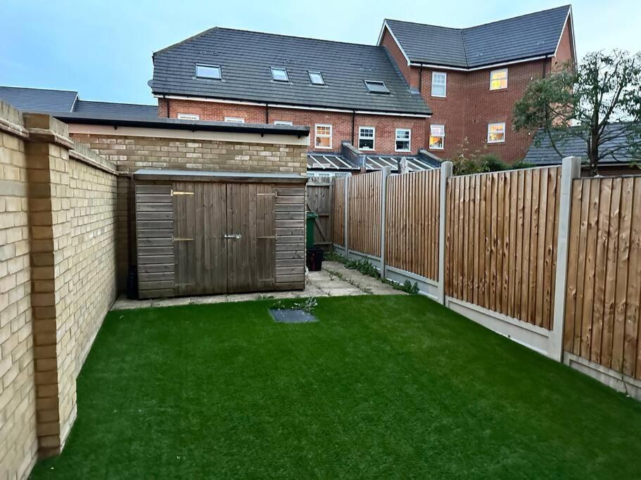 Serene Home Ideally Connected To Central London Bromley Esterno foto
