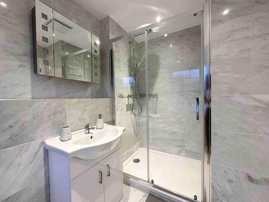 Serene Home Ideally Connected To Central London Bromley Esterno foto
