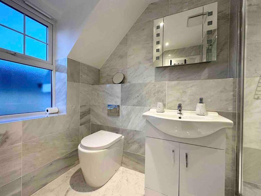 Serene Home Ideally Connected To Central London Bromley Esterno foto