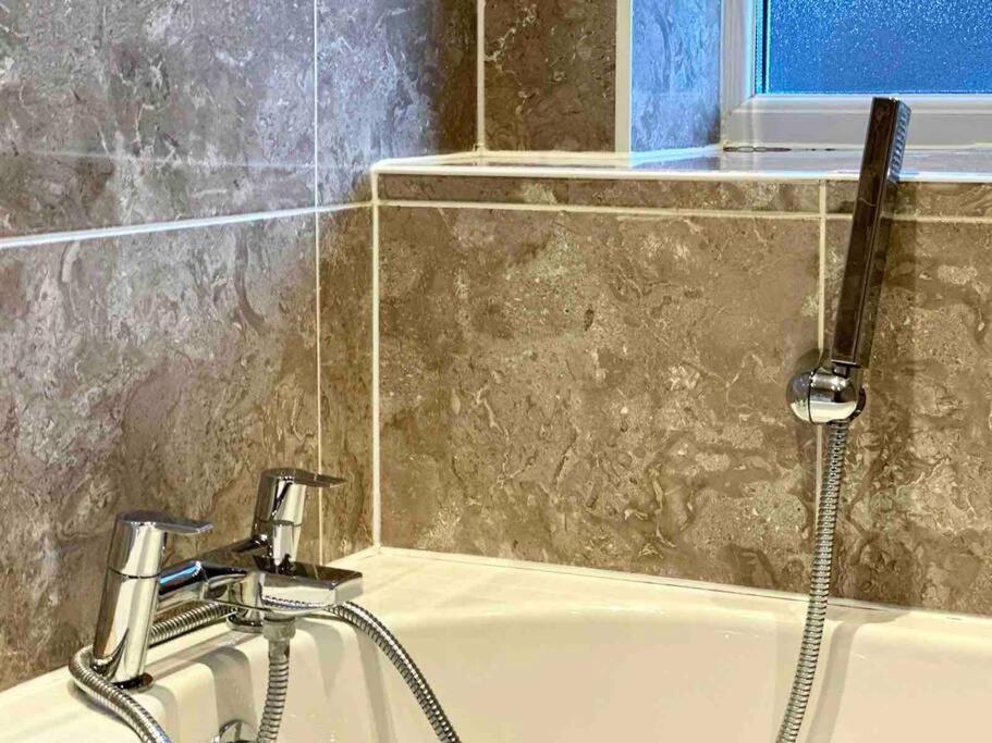 Serene Home Ideally Connected To Central London Bromley Esterno foto